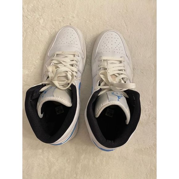 Air Jordan 1 Mid main image 10